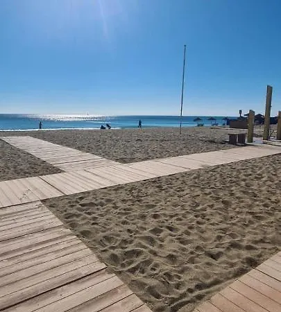 A 2 Minutos De La Playa Y Centro *