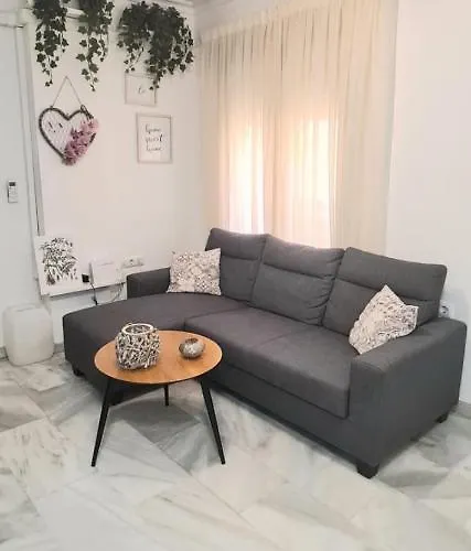 A 2 Minutos De La Playa Y Centro Фуэнхирола